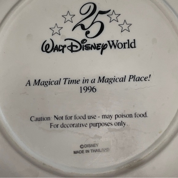 3D Disney Plate - Picture 5 of 5